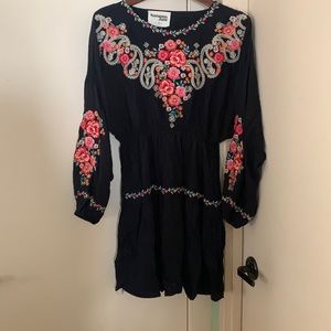 Savanna Jane NWT dress size small